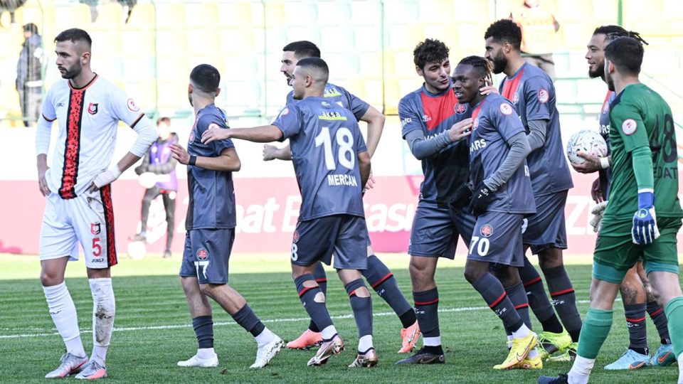 Fatih Karagümrük üç golle turladı