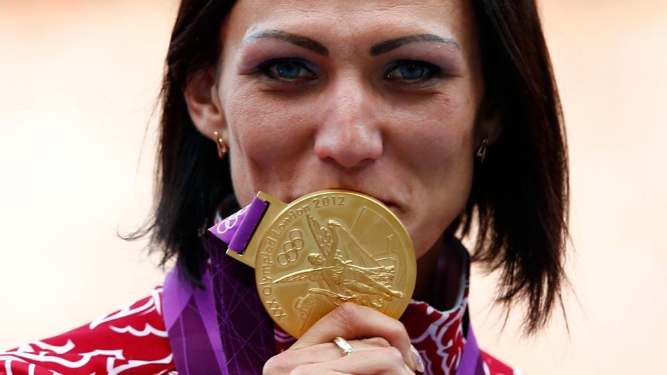 Rus atletin Londra 2012’deki altın madalyası elinden alındı