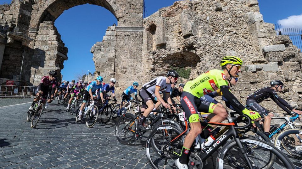 Antalya Bisiklet Turu’nda 15 ülkeden 175 sporcu pedal çevirecek