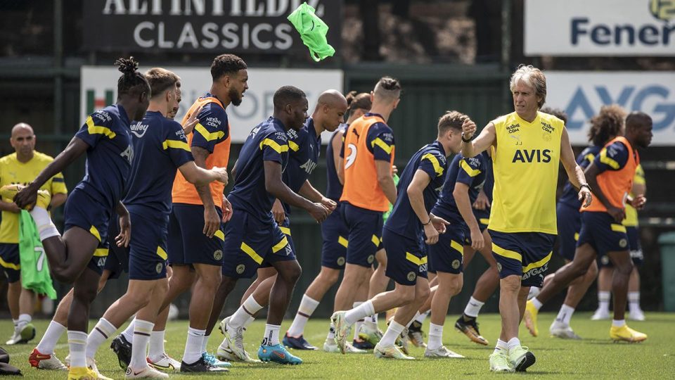 Fenerbahçe’yi ocak ayında zorlu fikstür bekliyor