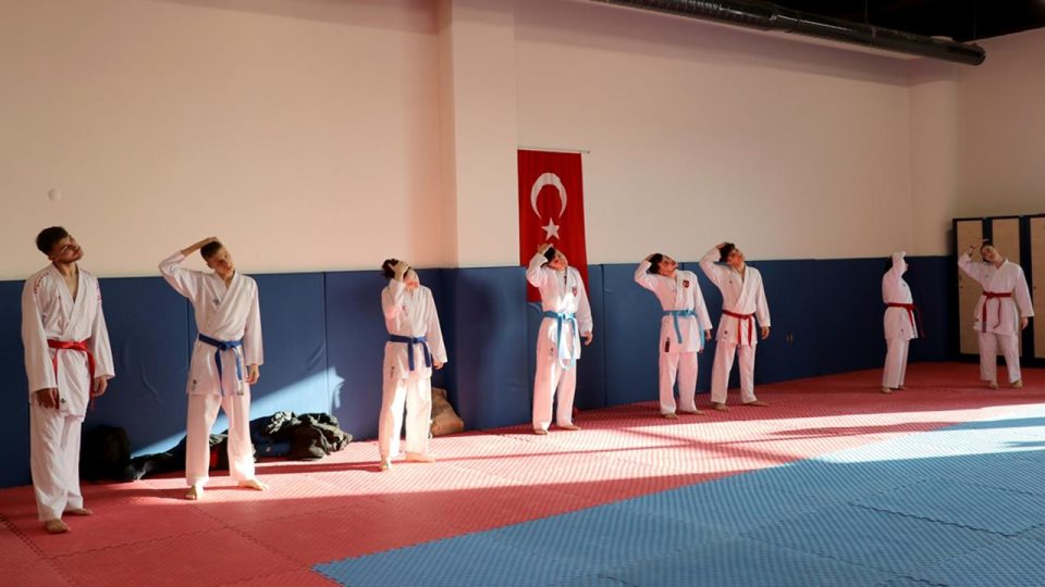 Genç milli karateciler Avrupa Şampiyonası’na hazırlanıyor
