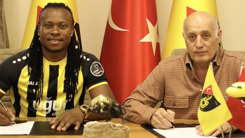 İstanbulspor Emeka Eze’yi kiraladı